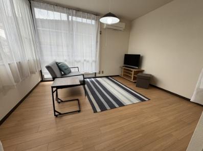 パインクレスト　リビング　