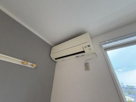 レジデンス和知川原Ｃ棟　リビング　エアコン