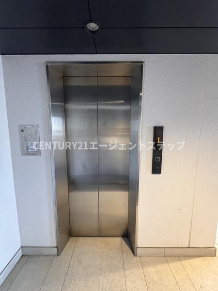 　エントランス　エレベーター