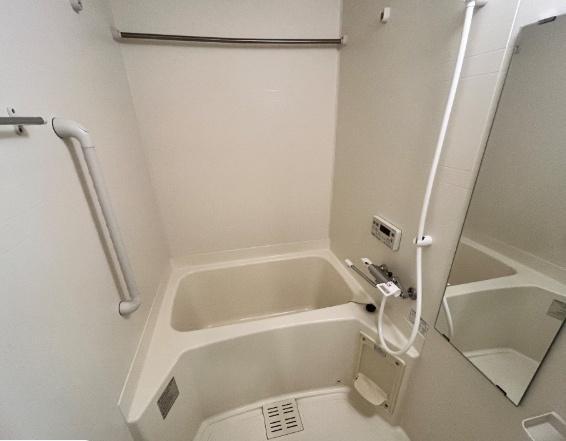 エミールシャラン２　バス　