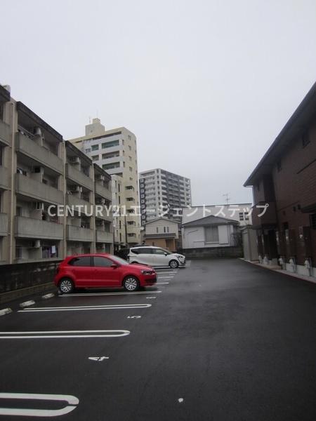 ガーデンフラッツ丸山　駐車場　