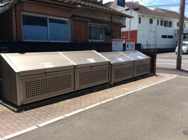 　エントランス　ゴミ置き場