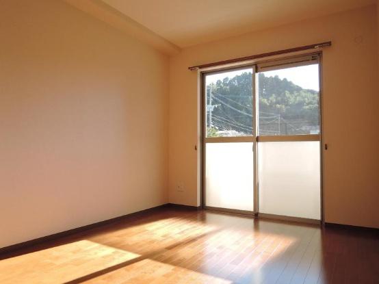 TSグランデ清武　寝室　