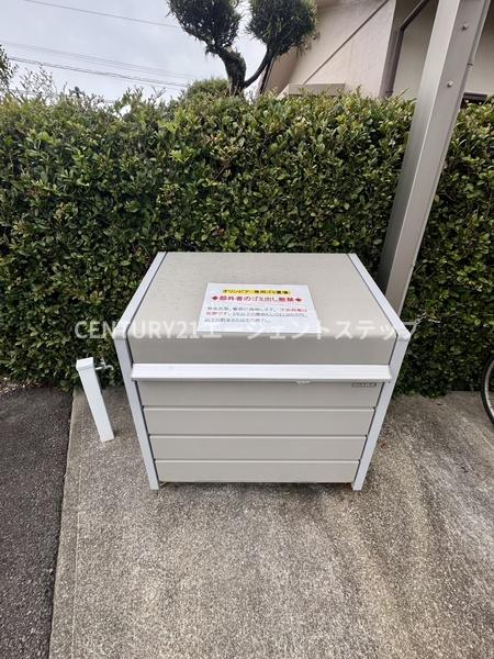　エントランス　ゴミ置き場