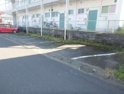 コーポモリ　駐車場　