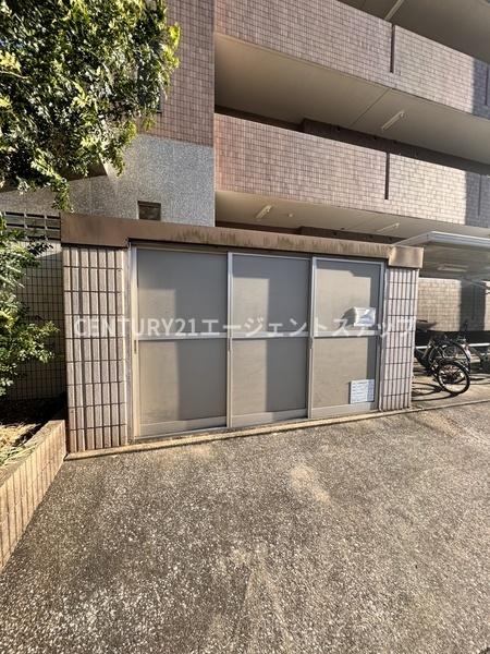 　エントランス　ゴミ置き場