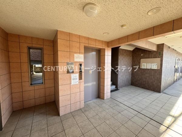 　エントランス　エレベーター