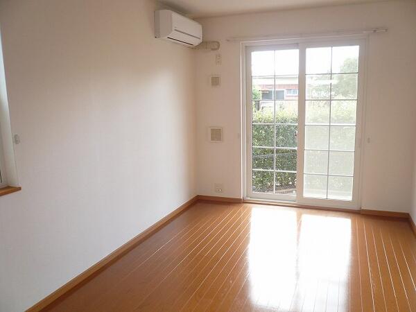 ボンシェーヌ リビング ボンシェーヌ リビング