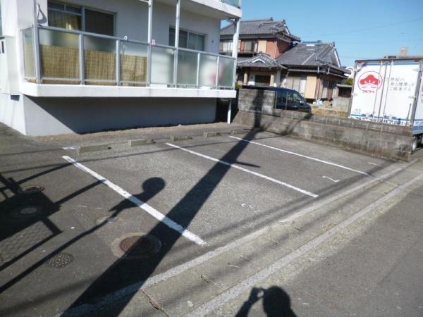 ベルトピア宮崎３　駐車場　