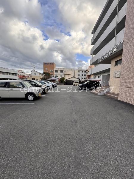 TSグランデ恒久中央　駐車場　