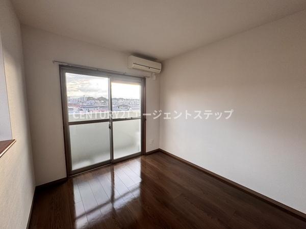 TSグランデ恒久中央　洋室　