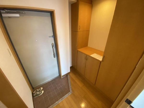 ロイヤル末広　玄関　