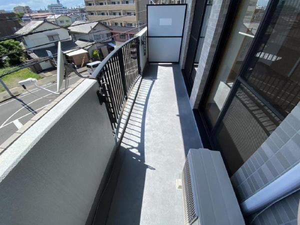 ロイヤル末広　バルコニー　