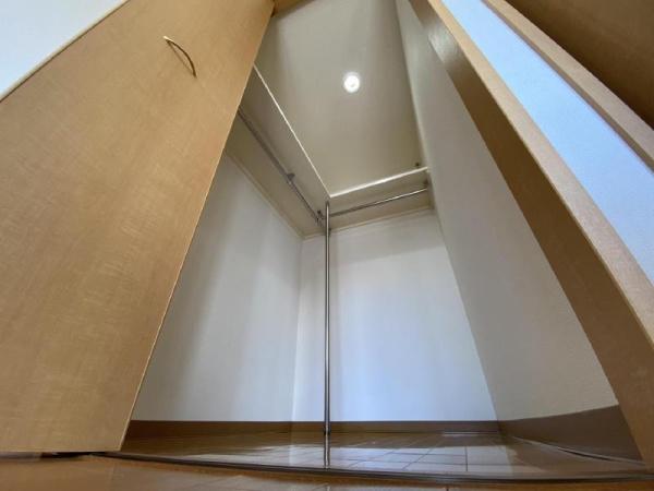 ロイヤル末広　収納　