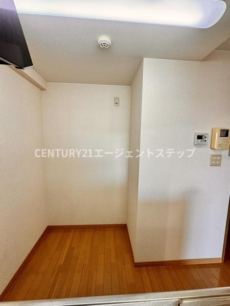 　キッチン　冷蔵庫置き場
