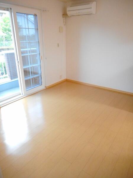 メゾンコリーヌ　ウナセナ　リビング　