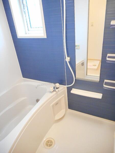 メゾンコリーヌ　ウナセナ　バス　