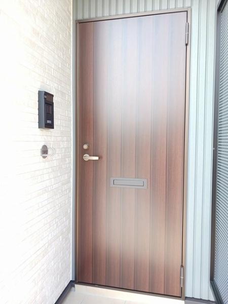 ハリーズコートＣ　玄関　