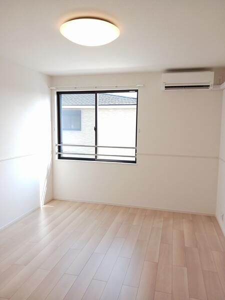 ハリーズコートＣ　リビング　