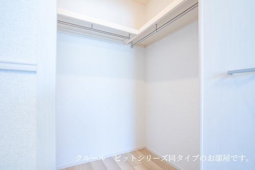 ハリーズコートＢ　収納　