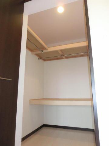 　収納　ウォークインクローゼット