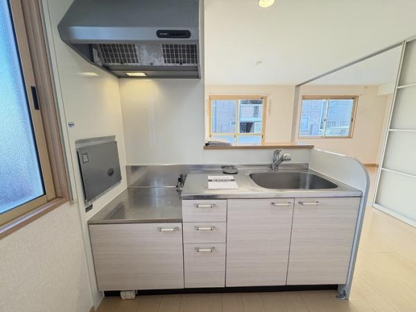 ルミエール神宮 2棟　キッチン　