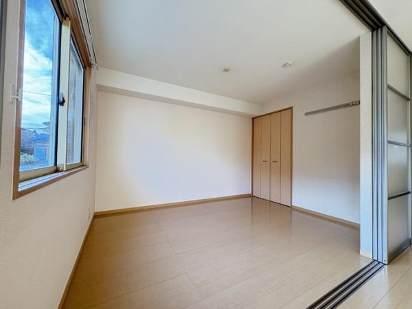 ルミエール神宮 2棟　洋室　