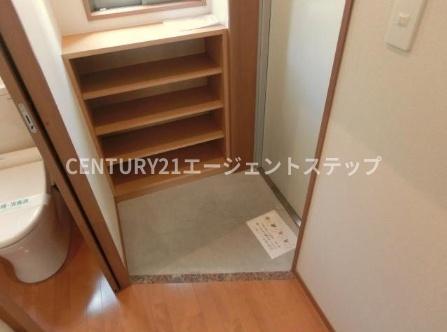 レジデンス和知川原A棟　玄関　