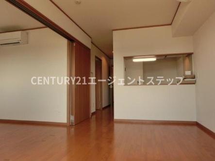 レジデンス和知川原A棟　リビング　