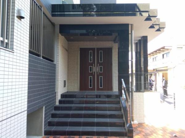 　エントランス　室内洗濯機置場