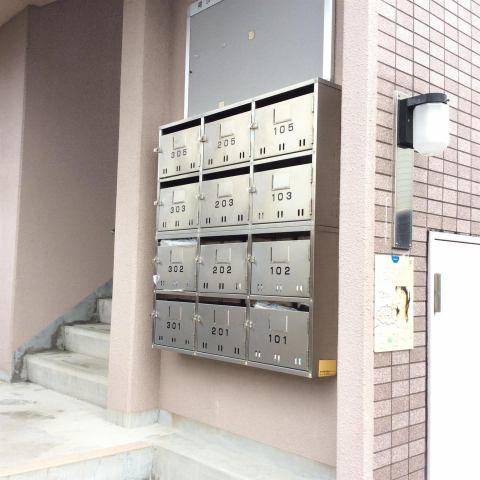 アンシャンテ・N　エントランス　集合ポスト