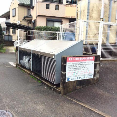 アンシャンテ・N　駐車場　ゴミ置き場