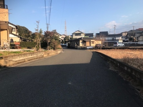 　前面道路含む現地写真　