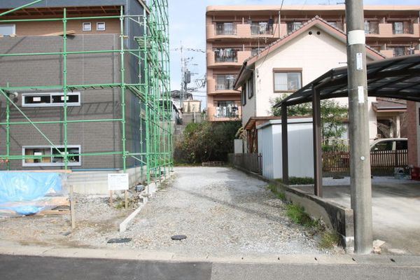 　前面道路含む現地写真　
