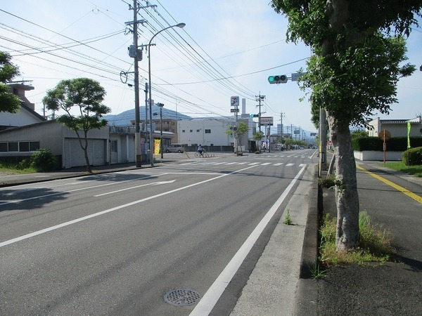 　前面道路含む現地写真　