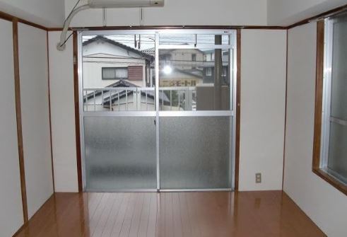 KTビル　寝室　