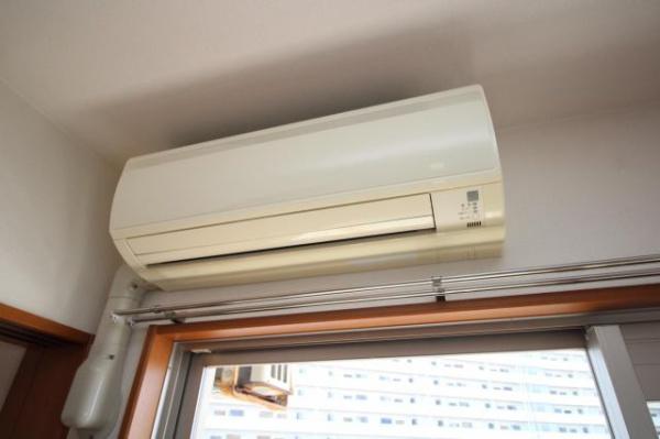 　リビング　エアコン
