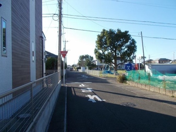 　前面道路含む現地写真　