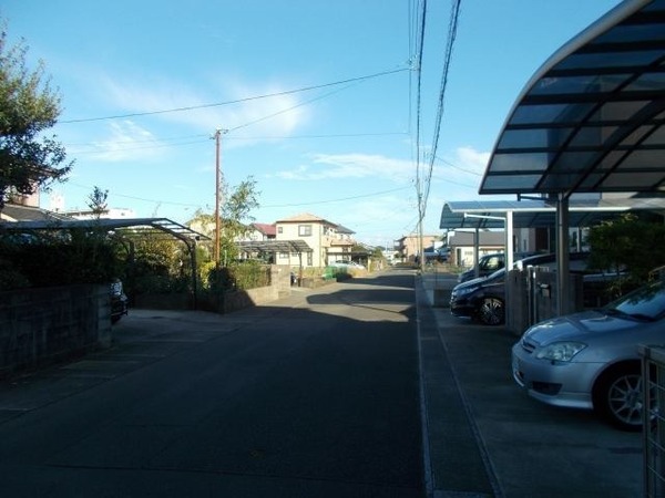 　前面道路含む現地写真　