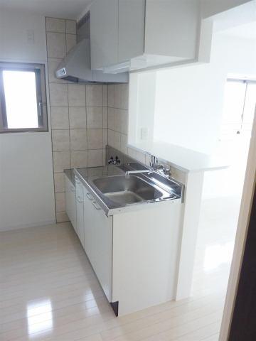 リヴェールMYM2　キッチン　