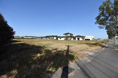 　前面道路含む現地写真　