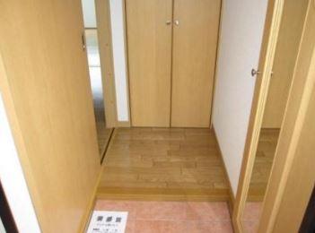 デュアルカーサ横町　玄関　