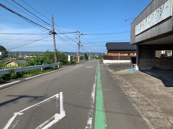 　前面道路含む現地写真　