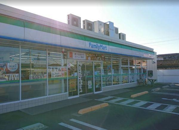 　ファミリーマート島之内店（コンビニ）／338m　