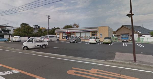 　セブンイレブン綾入野店（コンビニ）／1949m　