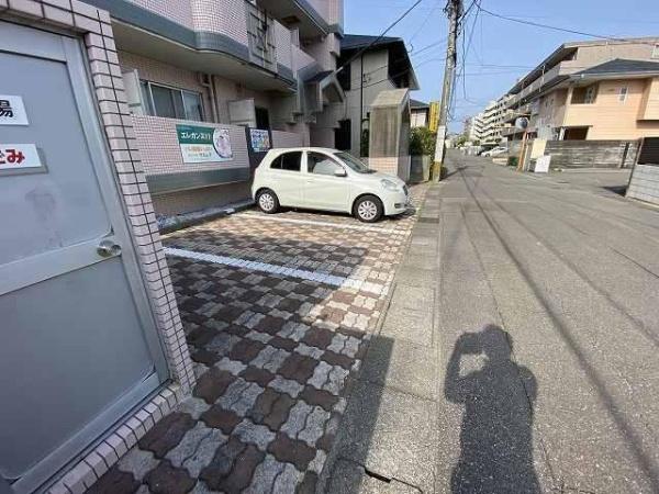 エレガンス11　駐車場　