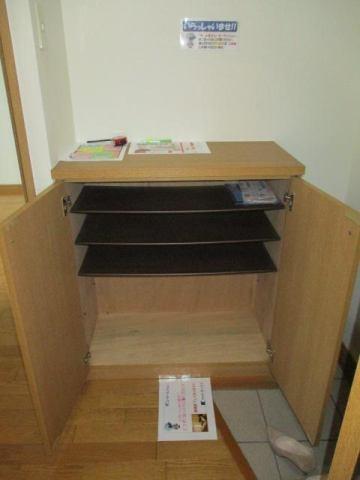 　収納　シューズボックス