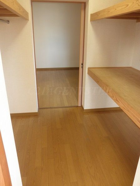 　収納　ウォークインクローゼット