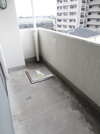 ダブルドアズ　バルコニー　