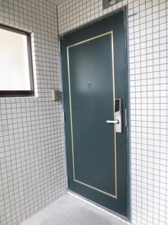 ダブルドアズ　エントランス　